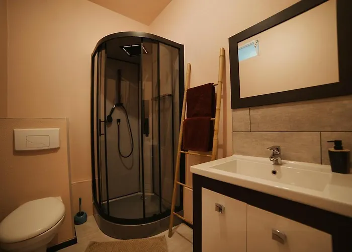 شقة Bliss Insolite Jacuzzi Privee 5 Min Centre مُلووز