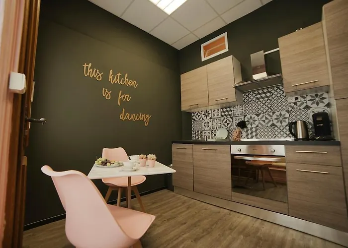 Bliss Insolite Jacuzzi Privee 5 Min Centre * مُلووز